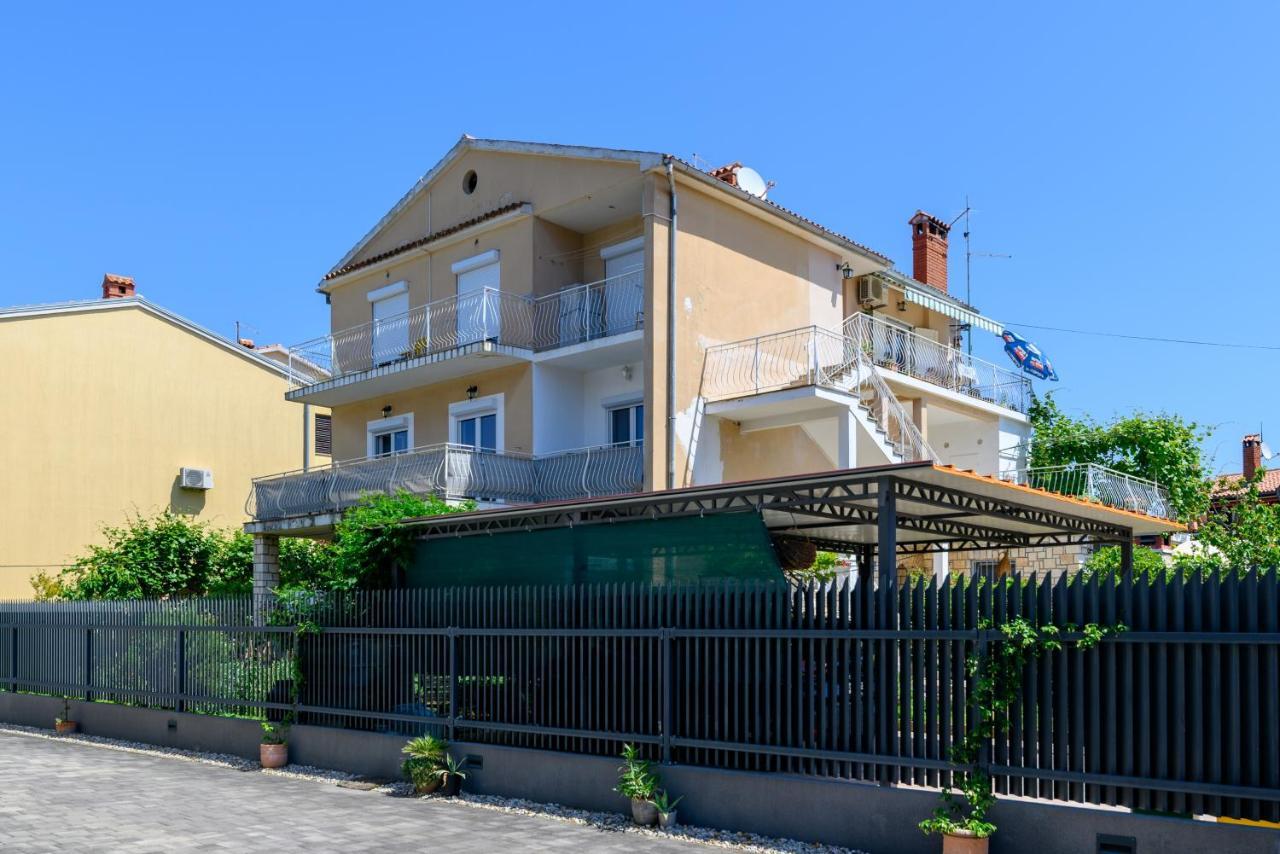 Apartments With A Parking Space Rovinj - 19088 Exterior photo