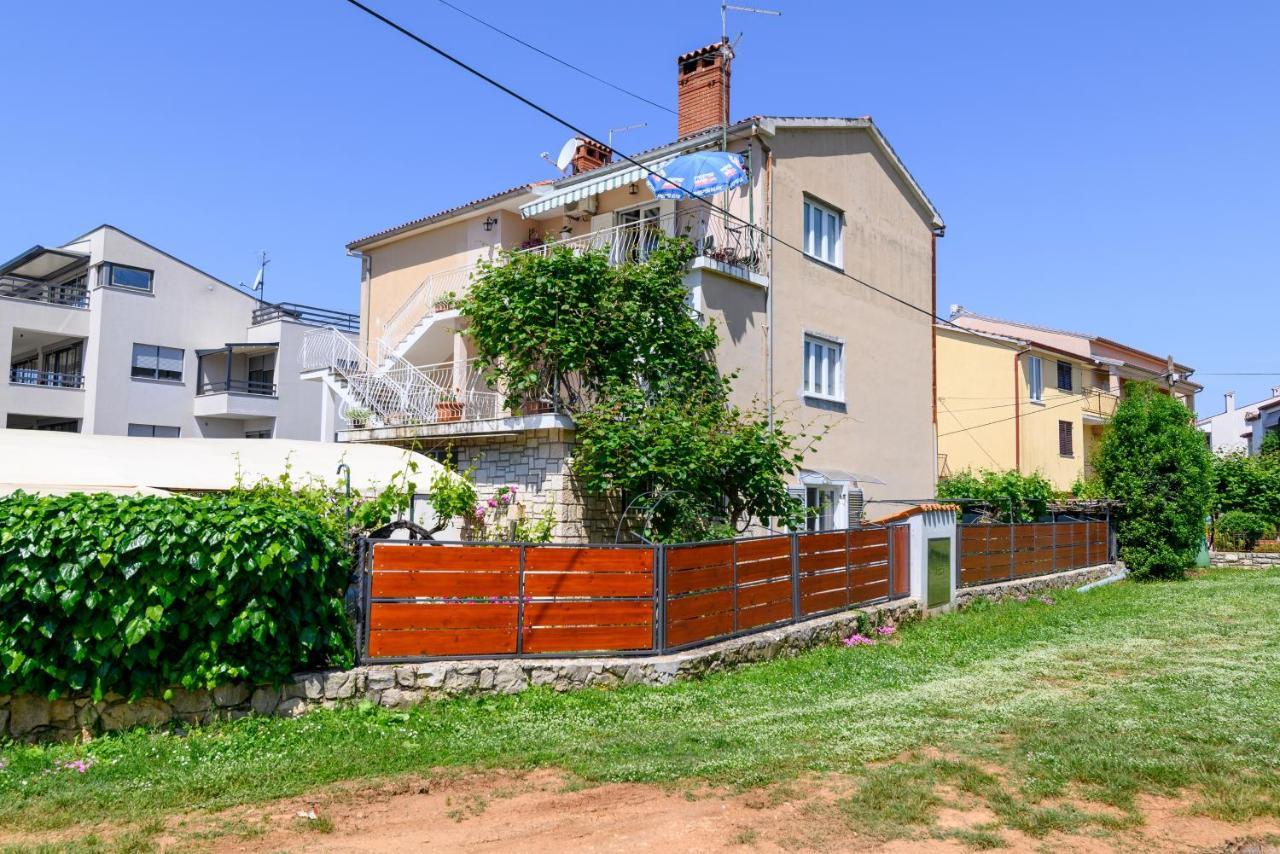 Apartments With A Parking Space Rovinj - 19088 Exterior photo