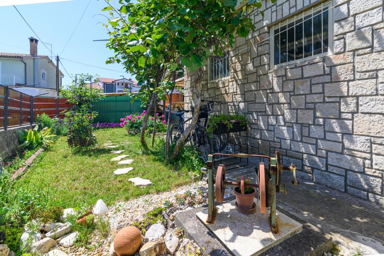 Apartments With A Parking Space Rovinj - 19088 Exterior photo