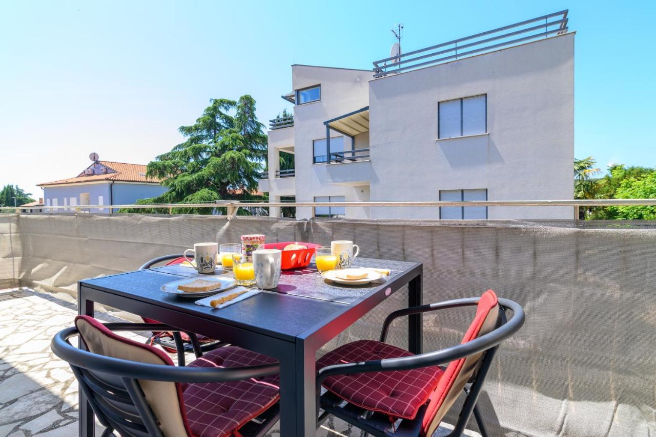 Apartments With A Parking Space Rovinj - 19088 Exterior photo