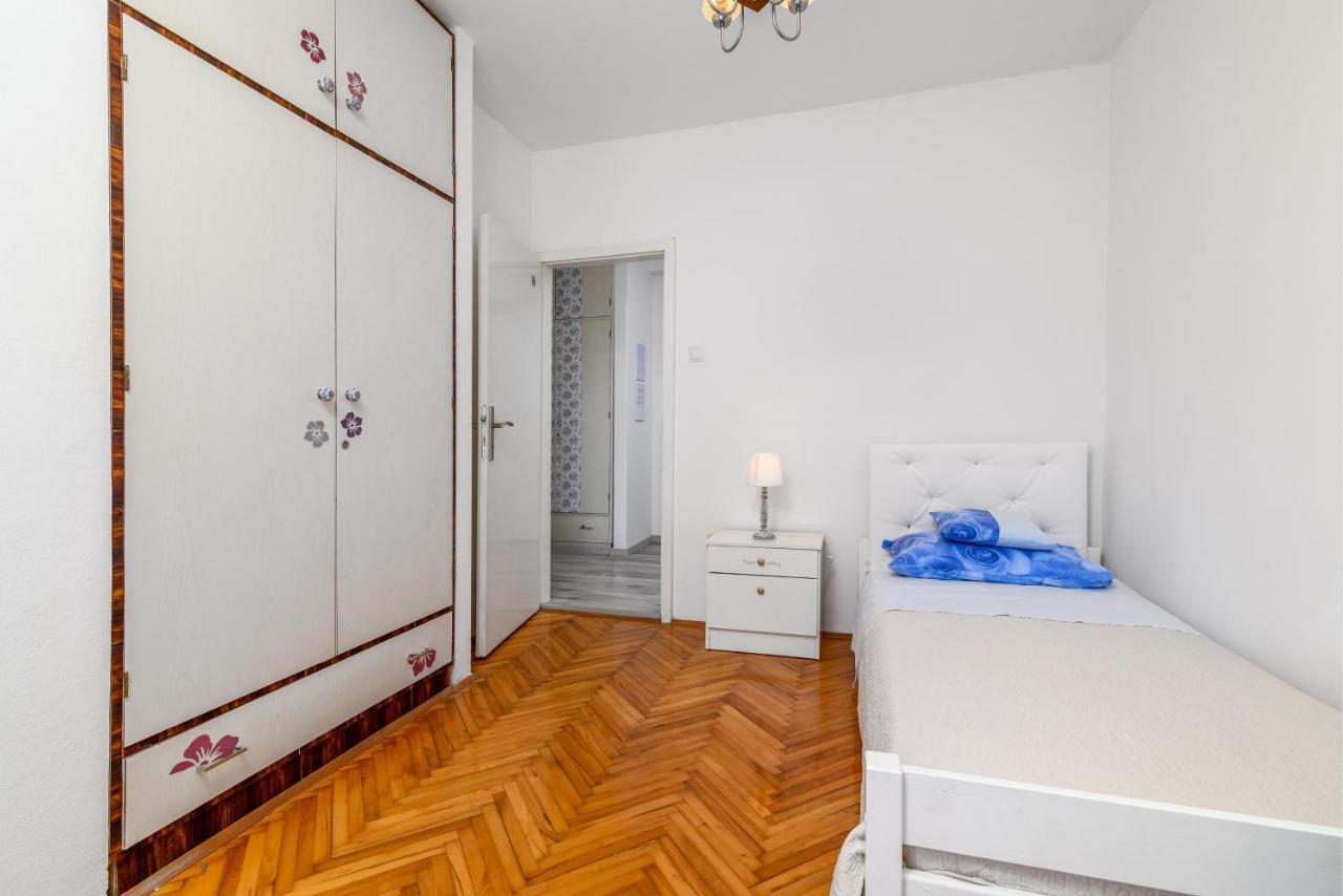 Apartments With A Parking Space Rovinj - 19088 Exterior photo