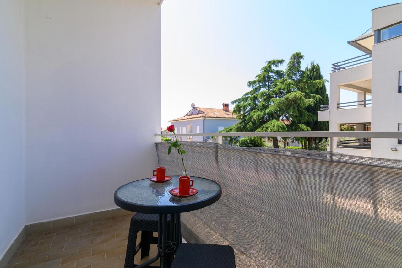 Apartments With A Parking Space Rovinj - 19088 Exterior photo